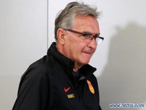 开元棋牌下载 足协与国足主帅伊万解约 伊万返乡享天伦之乐